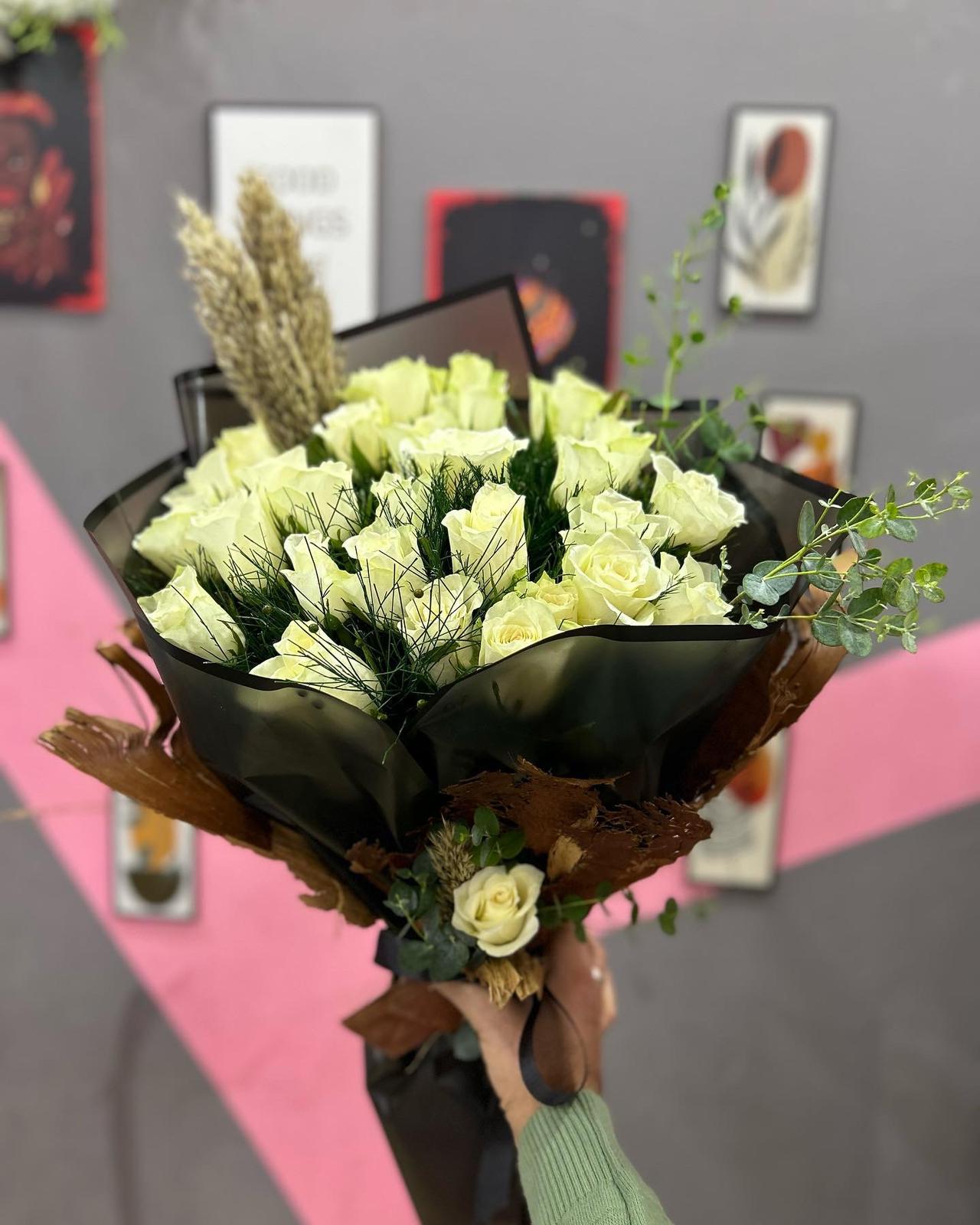 sik-beyaz-gul-buketi-29-adet-snt09